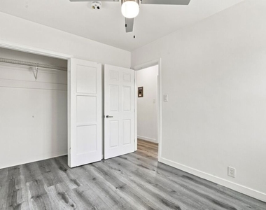 11485 Cumpston Street - Photo Thumbnail 14