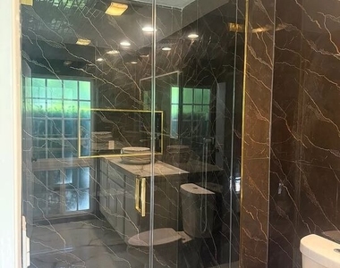 24316 Burbank Blvd - Photo Thumbnail 18