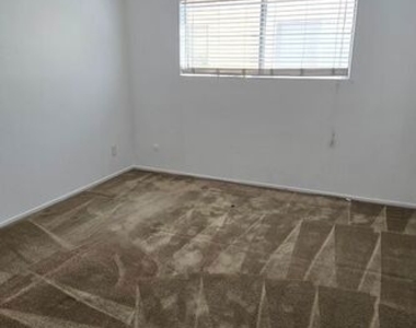 848 S Holt Street - Photo Thumbnail 7