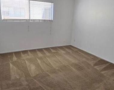 848 S Holt Street - Photo Thumbnail 11
