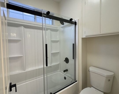 5620 Yolanda Avenue - Photo Thumbnail 15