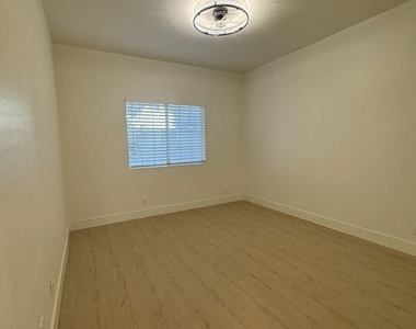 5620 Yolanda Avenue - Photo Thumbnail 19