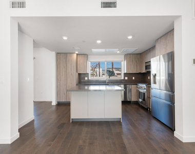 849 N Alta Vista Boulevard - Photo Thumbnail 7