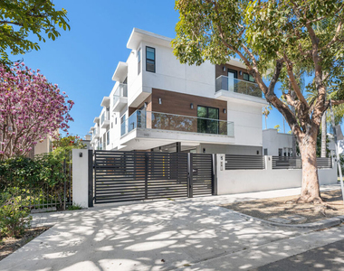 849 N Alta Vista Boulevard - Photo Thumbnail 27