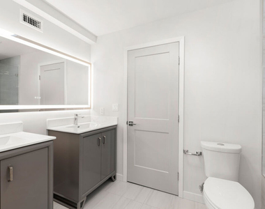 849 N Alta Vista Boulevard - Photo Thumbnail 17
