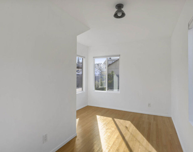5712 Buchanan Street - Photo Thumbnail 17
