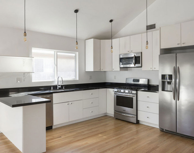 5712 Buchanan Street - Photo Thumbnail 6