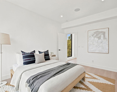 1159 N Formosa Avenue - Photo Thumbnail 10