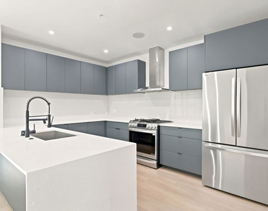 1159 N Formosa Avenue - Photo Thumbnail 3