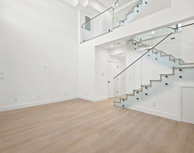 1159 N Formosa Avenue - Photo Thumbnail 2