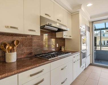 1645 Malcolm Avenue - Photo Thumbnail 11