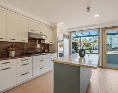 1645 Malcolm Avenue - Photo Thumbnail 10