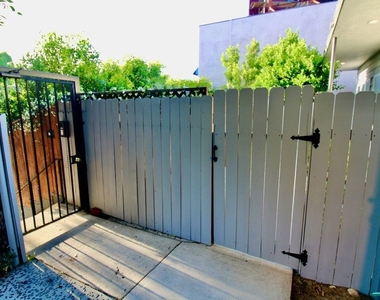 4336 Laurel Canyon Blvd - Photo Thumbnail 4
