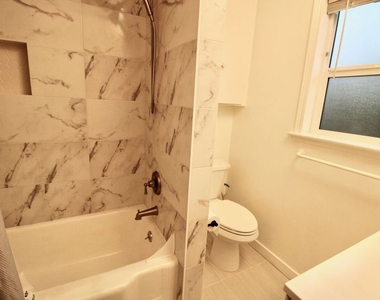 4336 Laurel Canyon Blvd - Photo Thumbnail 15