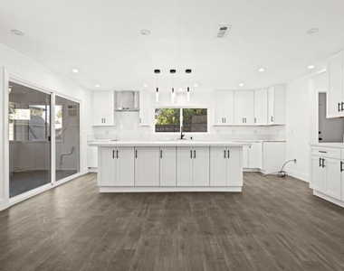 6257 Lindley Avenue - Photo Thumbnail 3