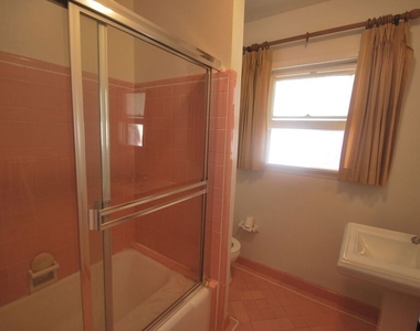 325 Palm Drive - Photo Thumbnail 12