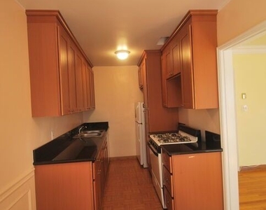 325 Palm Drive - Photo Thumbnail 7