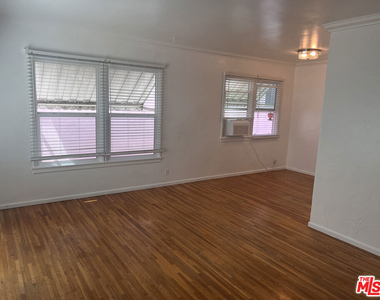 4277 Tujunga Avenue - Photo Thumbnail 12