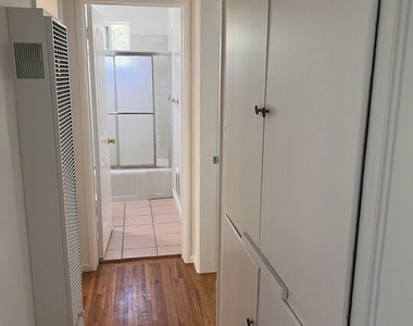 4277 Tujunga Avenue - Photo Thumbnail 9