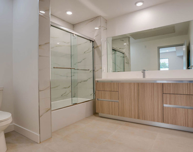 1540 S Hayworth Avenue - Photo Thumbnail 9