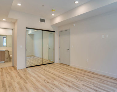 1540 S Hayworth Avenue - Photo Thumbnail 15