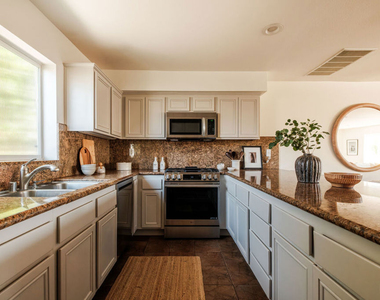 691 Mildred Avenue - Photo Thumbnail 6