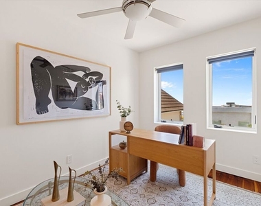 2700 Glendower Avenue - Photo Thumbnail 37