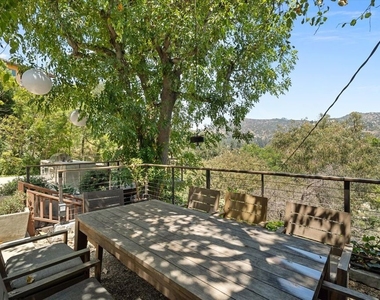2700 Glendower Avenue - Photo Thumbnail 60