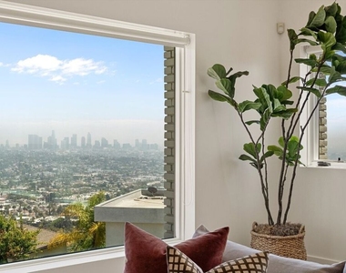 2700 Glendower Avenue - Photo Thumbnail 19