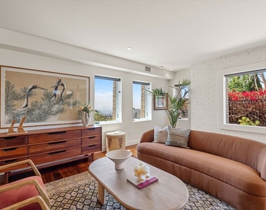 2700 Glendower Avenue - Photo Thumbnail 2