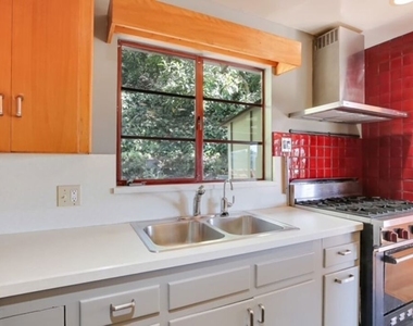 112 Crestview Lane - Photo Thumbnail 8