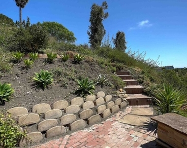 112 Crestview Lane - Photo Thumbnail 23