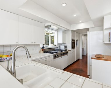 469 Sherman Avenue - Photo Thumbnail 7