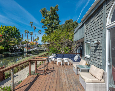 469 Sherman Avenue - Photo Thumbnail 12