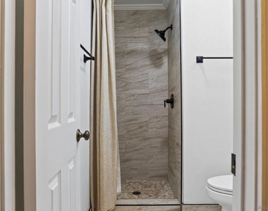7988 Mission Center Ct - Photo Thumbnail 10