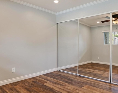 7988 Mission Center Ct - Photo Thumbnail 20