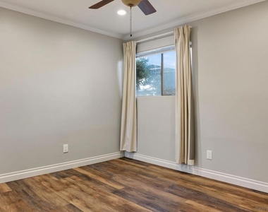 7988 Mission Center Ct - Photo Thumbnail 12