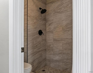 7988 Mission Center Ct - Photo Thumbnail 15