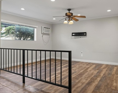 7988 Mission Center Ct - Photo Thumbnail 8