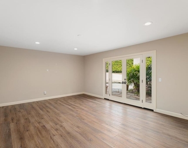 6858 Las Colinas - Photo Thumbnail 13