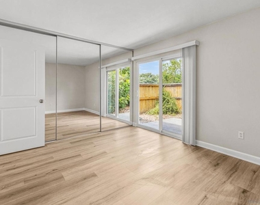 1809 Eastwood - Photo Thumbnail 5
