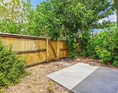 1809 Eastwood - Photo Thumbnail 9