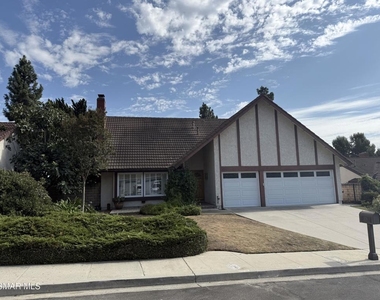 1774 Alderwood Place - Photo Thumbnail 2
