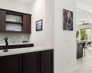 81805 Four Seasons Place - Photo Thumbnail 13
