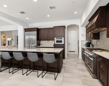 81805 Four Seasons Place - Photo Thumbnail 11