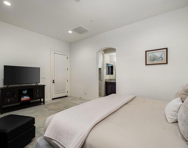 81805 Four Seasons Place - Photo Thumbnail 35