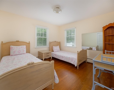 46 Barnard Avenue - Photo Thumbnail 17