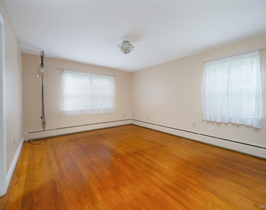 46 Barnard Avenue - Photo Thumbnail 14