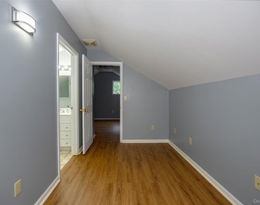 46 Barnard Avenue - Photo Thumbnail 21