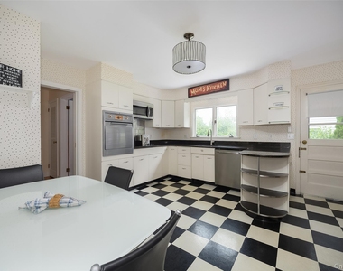 46 Barnard Avenue - Photo Thumbnail 9
